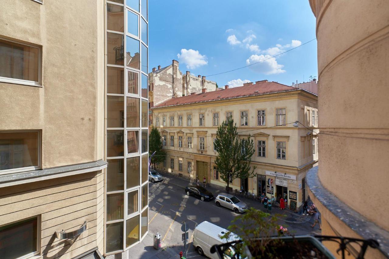 Budapest Downtown W18 — Photos 2